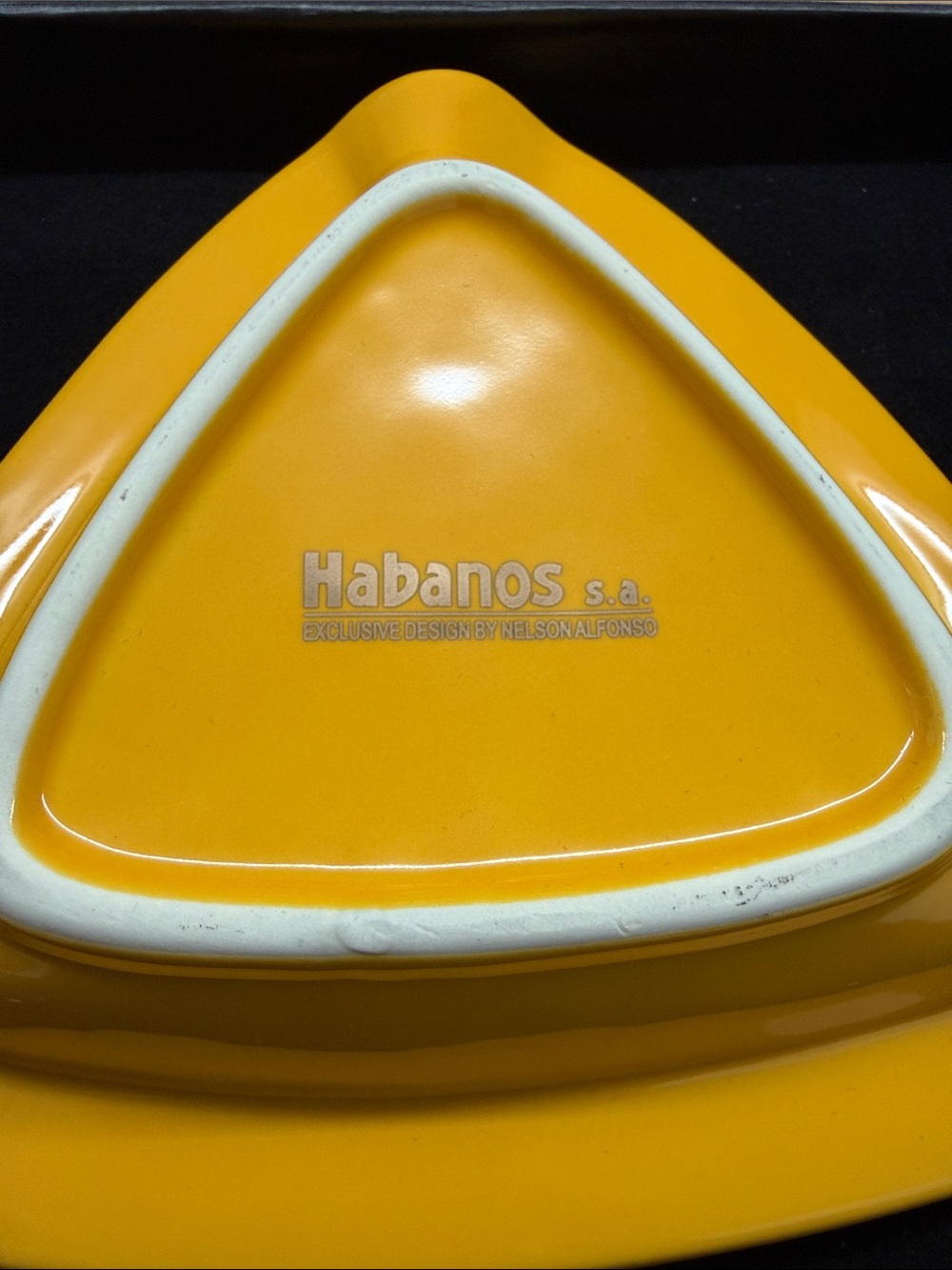 Cohiba 50 Yellow Triangular Ashtray - Picture 2 of 6